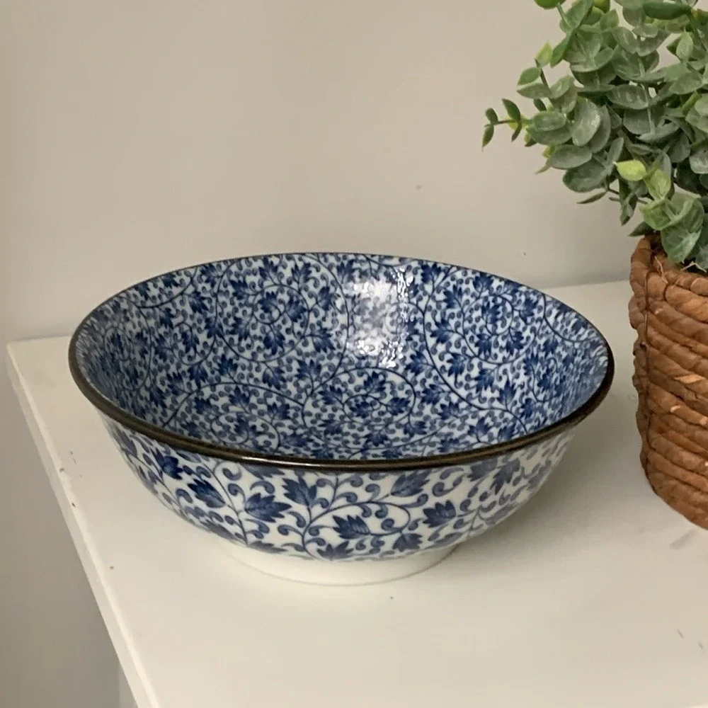 Japanese Blue and White Floral Porcelain Bowl Made in Japan 8.25 Inch Ramen Bowl